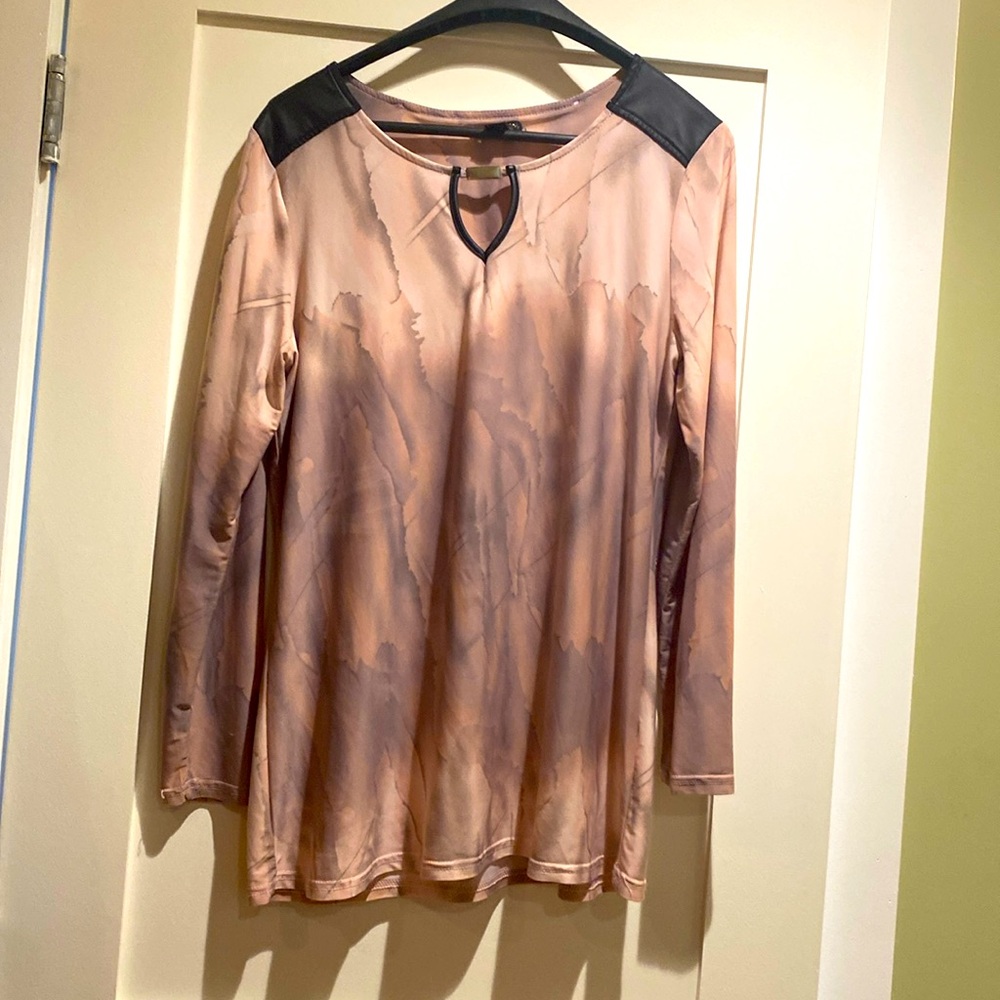 DKR & Company long sleeved blouse. Size Lg